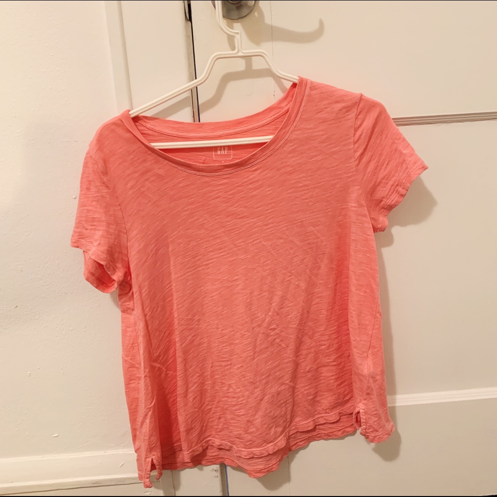 Gap Tee!!